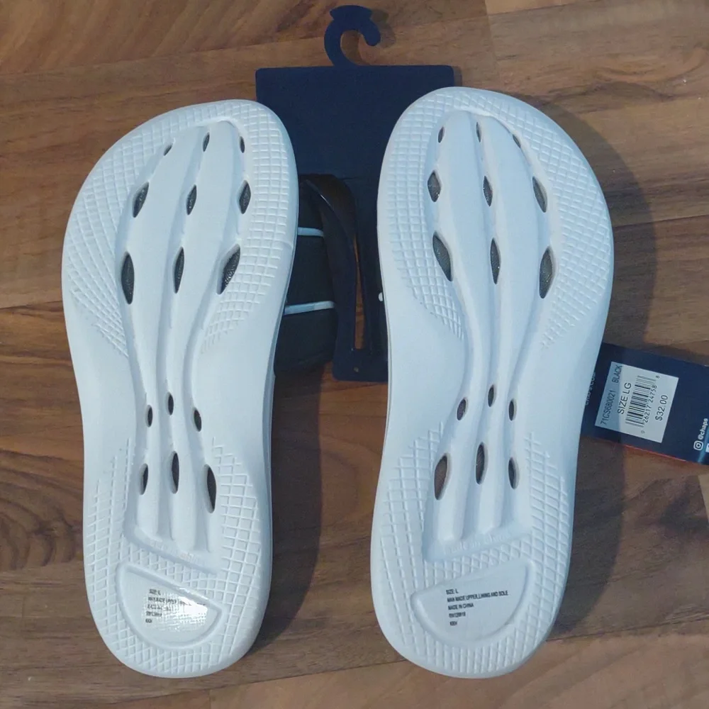 Chaps Velcro sandals